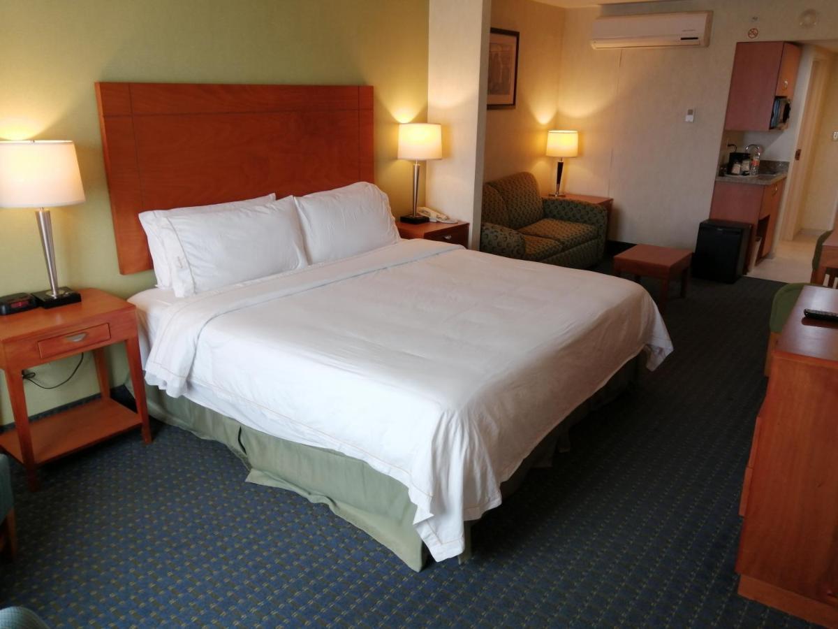 Holiday Inn Express & Suites Toluca Zona Aeropuerto By Ihg Exterior photo